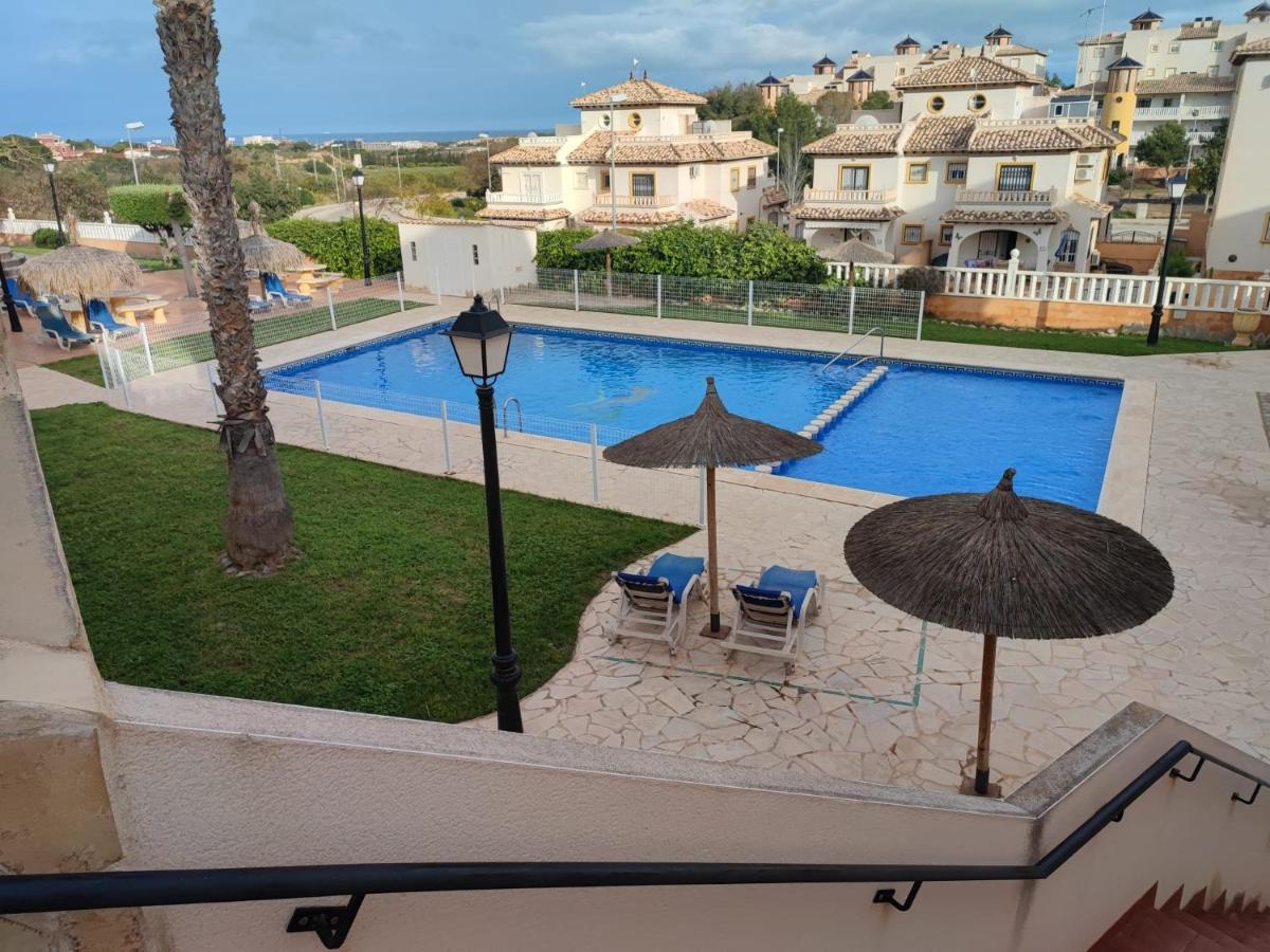 Apartamento En La Zenia Apartment โอริอุเอลา ภายนอก รูปภาพ
